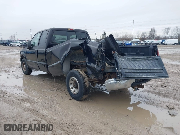 2002 Ford F-250 XL with VIN 3FTNX20L62MA01807, listed as a IAAI auction lot 41544727 with 131,967 mi miles and . Bid and sale history available at DreamBid. Image 3.