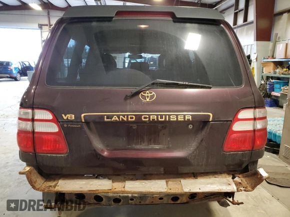 2004 Toyota Land Cruiser with VIN JTEHT05J242066938, listed as a Copart auction lot 88685065 with 307,578 mi miles and Salvage Title. Bid and sale history available at carsss.com. Image 6.