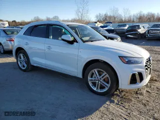 2024 Audi Q5 S line Premium Plus with VIN WA1E2AFY9R2050393, listed as a Copart auction lot 42951605 with 0 mi miles and Salvage Title. Bid and sale history available at carsss.com. Image 4.
