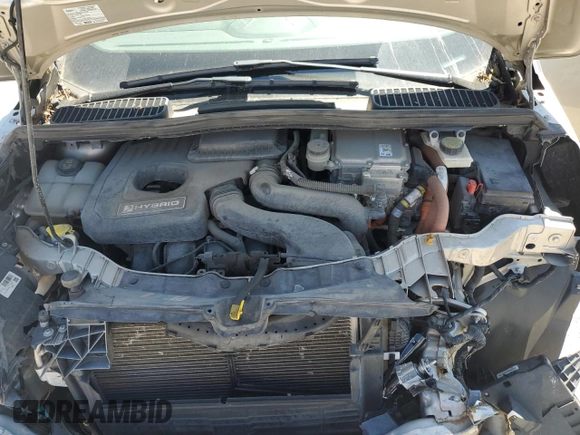 2018 Ford C-Max SE z VIN 1FADP5AU9JL101832, wystawiony jako Copart lot #58035695 z przebiegiem 111 574 mil mil oraz Szkoda całkowita • Salvage title. Historia ofert i sprzedaży dostępna na DreamBid. Obrazek 12.