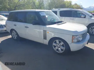 2004 Land Rover Range Rover HSE z VIN SALME11494A152362, wystawiony jako IAAI lot #42082416 z przebiegiem 108 726 mil mil oraz . Historia ofert i sprzedaży dostępna na DreamBid. Obrazek 1.