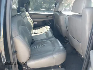 2002 Chevrolet Suburban LT with VIN 1GNEC16T02J249102, listed as a IAAI auction lot 42324409 with 174,591 mi miles and . Bid and sale history available at DreamBid. Image 8.