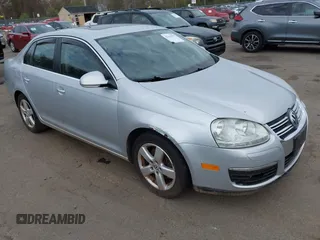 2009 Volkswagen Jetta Sedan SE with VIN 3VWRZ71K09M122435, listed as a IAAI auction lot 42119949 with 158,207 mi miles. Bid and sale history available at carsss.com. Image 1.