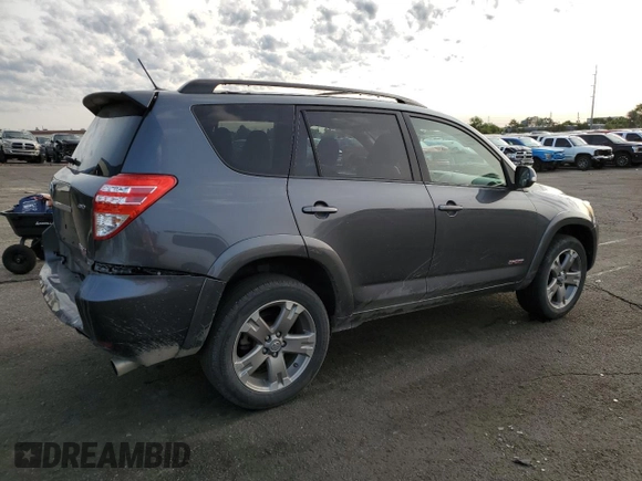 2011 Toyota RAV4 Sport z VIN JTMRK4DV7B5105641, wystawiony jako Copart lot #57443675 z przebiegiem 79 798 mil mil oraz Szkoda całkowita • Salvage title. Historia ofert i sprzedaży dostępna na DreamBid. Obrazek 3.