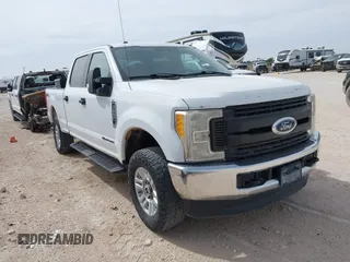 2017 Ford F-250 Lariat z VIN 1FT7W2BT7HEE48637, wystawiony jako IAAI lot #42234510 z przebiegiem 200 831 mil mil oraz . Historia ofert i sprzedaży dostępna na DreamBid. Obrazek 1.