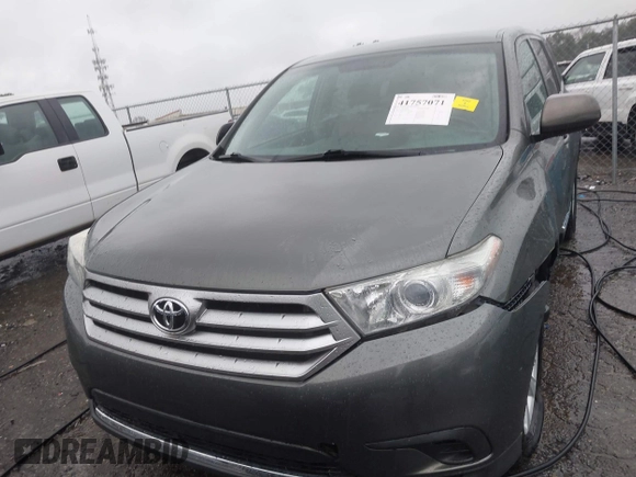 2013 Toyota Highlander with VIN 5TDZA3EHXDS032848, listed as a IAAI auction lot 41757071 with 143,774 mi miles and . Bid and sale history available at DreamBid. Image 12.