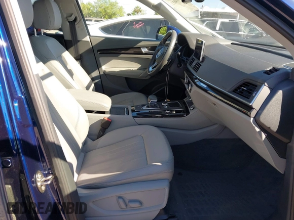 2019 Audi Q5 Prestige with VIN WA1CNAFY4K2021839, listed as a IAAI auction lot 41764032 with 30,704 mi miles. Bid and sale history available at carsss.com. Image 5.