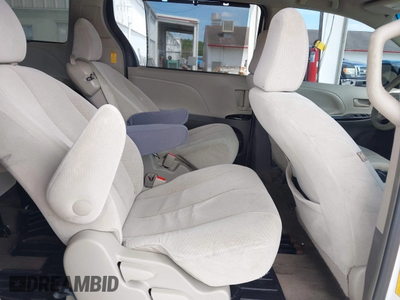 2014 Toyota Sienna LE AAS with VIN 5TDKK3DC2ES513425, listed as a IAAI auction lot 42107820 with 367,844 mi miles and . Bid and sale history available at carsss.com. Image 8.