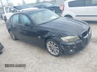 2011 BMW 3 Series 328i xDrive with VIN WBAPK5G53BNN80919, listed as a IAAI auction lot 42087970 with 91,521 mi miles. Bid and sale history available at carsss.com. Image 1.
