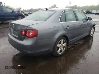 2008 Volkswagen Jetta SE with VIN 3VWRZ71K38M025776, listed as a Copart auction lot 55985785 with 200,694 mi miles and Salvage title. Bid and sale history available at DreamBid. Image 3.