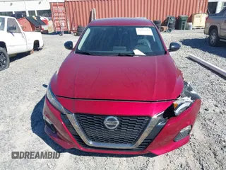 2021 Nissan Altima 2.5 SR with VIN 1N4BL4CV9MN384728, listed as a IAAI auction lot 41833575 with 31,713 mi miles. Bid and sale history available at carsss.com. Image 12.