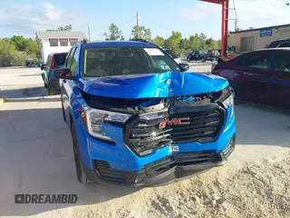 2024 GMC Terrain SLE z VIN 3GKALMEG8RL166229, wystawiony jako IAAI lot #41502278 z przebiegiem 8 788 mil mil oraz . Historia ofert i sprzedaży dostępna na DreamBid. Obrazek 1.