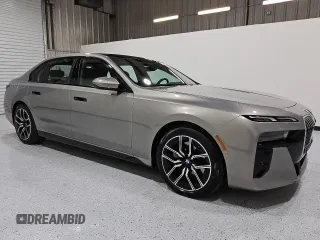 2024 BMW 7 Series 740i xDrive with VIN WBA33EH08RCS18086, listed as a Copart auction lot 54630035 with 18,352 mi miles and Clean Title. Bid and sale history available at carsss.com. Image 4.
