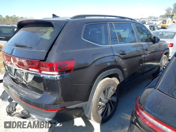 2024 Volkswagen Atlas SE с VIN 1V2JR2CA8RC622379, выставлен на аукционе IAAI как лот 41650590 с пробегом 5 962 миль миль и . История ставок и продаж доступна на DreamBid. Изображение 4.