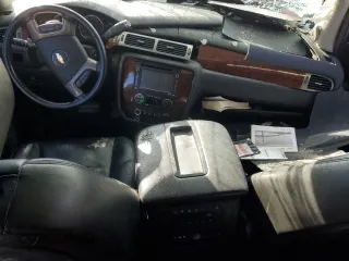 2013 Chevrolet Suburban LTZ with VIN 1GNSCKE03DR186954, listed as a Copart auction lot 44085645 with 0 mi miles and Salvage Title. Bid and sale history available at carsss.com. Image 8.