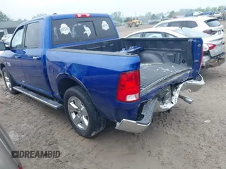 2015 Ram 1500 Big Horn z VIN 1C6RR7LT5FS758805, wystawiony jako IAAI lot #42445577 z przebiegiem 221 208 mil mil oraz . Historia ofert i sprzedaży dostępna na DreamBid. Obrazek 3.