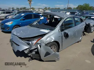 2016 Toyota Prius Four with VIN JTDKARFU0G3504772, listed as a IAAI auction lot 41986601 with 33,165 mi miles. Bid and sale history available at carsss.com. Image 2.