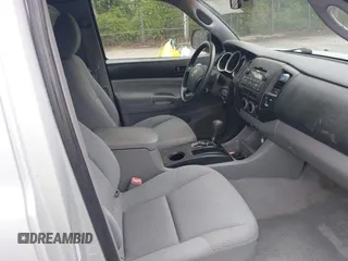 2009 Toyota Tacoma z VIN 5TETX22N29Z623288, wystawiony jako IAAI lot #42112149 z przebiegiem 68 764 mil mil oraz . Historia ofert i sprzedaży dostępna na DreamBid. Obrazek 5.