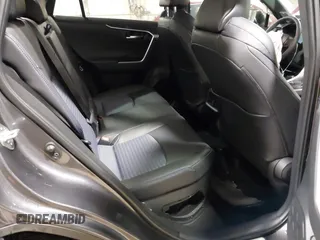 2024 Toyota RAV4 Hybrid XSE z VIN 4T3E6RFV5RU144101, wystawiony jako IAAI lot #40068578 z przebiegiem 4 078 mil mil oraz . Historia ofert i sprzedaży dostępna na DreamBid. Obrazek 8.