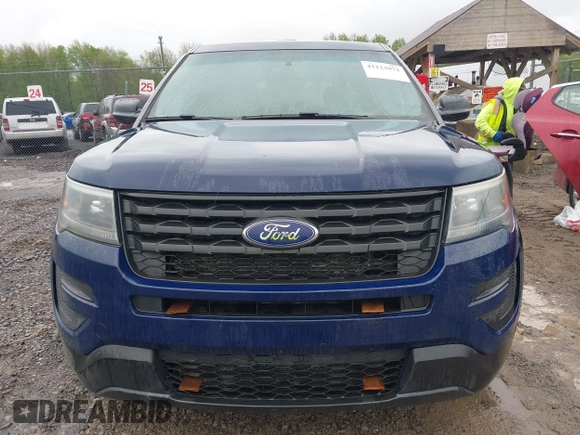 2017 Ford Police Interceptor Utility z VIN 1FM5K8AT3HGC25647, wystawiony jako IAAI lot #42223972 z przebiegiem 213 599 mil mil oraz . Historia ofert i sprzedaży dostępna na DreamBid. Obrazek 12.
