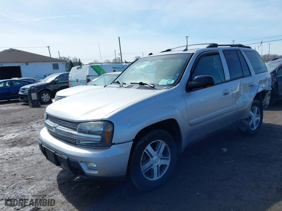 2005 Chevrolet TrailBlazer LT with VIN 1GNDT13S152261782, listed as a IAAI auction lot 41963416 with 125,041 mi miles. Bid and sale history available at carsss.com. Image 2.