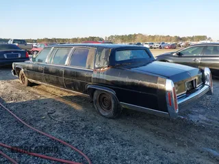 1986 Cadillac Fleetwood z VIN 1G6DW69Y7G9732954, wystawiony jako IAAI lot #41780373 z przebiegiem 61 222 mil mil oraz . Historia ofert i sprzedaży dostępna na DreamBid. Obrazek 3.