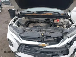 2019 Chevrolet Blazer z VIN 3GNKBBRA9KS683863, wystawiony jako IAAI lot #41716193 z przebiegiem 98 137 mil mil oraz . Historia ofert i sprzedaży dostępna na DreamBid. Obrazek 10.