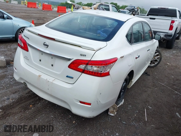 2014 Nissan Sentra SR z VIN 3N1AB7AP2EL640016, wystawiony jako IAAI lot #42253092 z przebiegiem 105 760 mil mil oraz . Historia ofert i sprzedaży dostępna na DreamBid. Obrazek 4.