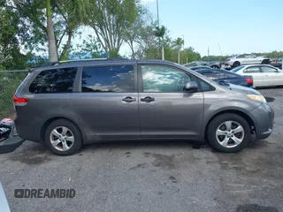 2011 Toyota Sienna LE AAS with VIN 5TDKK3DC0BS050227, listed as a IAAI auction lot 41931314 with 190,793 mi miles. Bid and sale history available at carsss.com. Image 13.