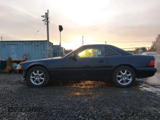 1996 Mercedes-Benz SL-Class with VIN WDBFA67F8TF129267, listed as a IAAI auction lot 41200768 with 104,836 mi miles. Bid and sale history available at carsss.com. Image 15.
