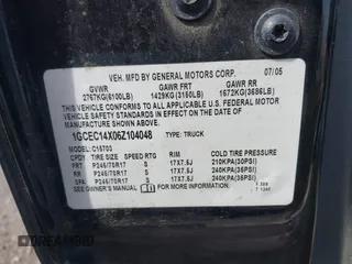 2006 Chevrolet Silverado 1500 Work Truck with VIN 1GCEC14X06Z104048, listed as a IAAI auction lot 42070486 with 194,347 mi miles. Bid and sale history available at carsss.com. Image 9.