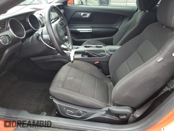 2015 Ford Mustang V6 z VIN 1FA6P8AM6F5388679, wystawiony jako Copart lot #58469525 z przebiegiem 69 819 mil mil oraz Szkoda całkowita • Salvage title. Historia ofert i sprzedaży dostępna na DreamBid. Obrazek 7.