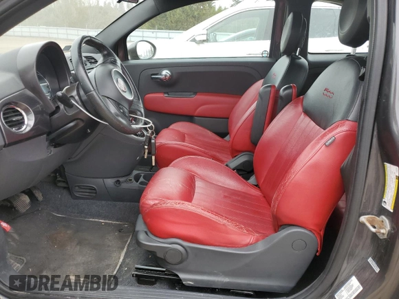 2014 FIAT 500 Sport z VIN 3C3CFFBR7ET282856, wystawiony jako Copart lot #56127935 z przebiegiem 172 945 mil mil oraz Tytuł czysty. Historia ofert i sprzedaży dostępna na DreamBid. Obrazek 7.