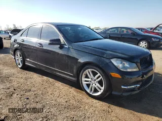 2013 Mercedes-Benz C 300 Sport с VIN WDDGF8AB1DG073490, выставлен на аукционе Copart как лот 54422695 с пробегом 99 047 миль миль и Списание • Salvage title. История ставок и продаж доступна на DreamBid. Изображение 4.