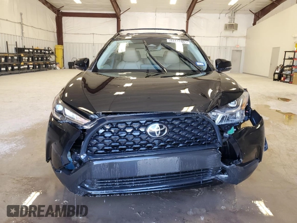 2024 Toyota Corolla Cross LE with VIN 7MUCAABG8RV113561, listed as a Copart auction lot 53343215 with 4,495 mi miles and Clean title. Bid and sale history available at DreamBid. Image 5.
