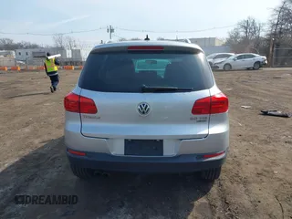 2012 Volkswagen Tiguan S z VIN WVGBV7AX9CW571627, wystawiony jako IAAI lot #41710871 z przebiegiem 157 998 mil mil oraz . Historia ofert i sprzedaży dostępna na DreamBid. Obrazek 16.