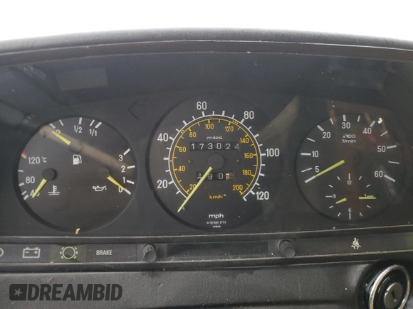 1984 Mercedes-Benz 300 D с VIN WDBAB33A4EA064403, выставлен на аукционе Copart как лот 57552434 с пробегом 173 024 миль миль и На запчасти • Non repairable. История ставок и продаж доступна на DreamBid. Изображение 9.
