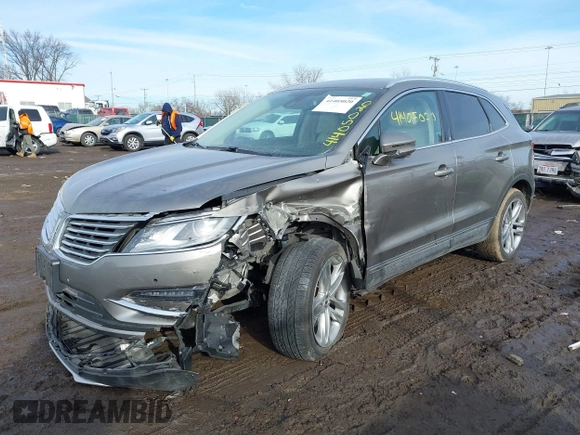 2016 Lincoln MKC Reserve with VIN 5LMTJ3DH0GUJ03524, listed as a IAAI auction lot 41405020 with 59,469 mi miles and . Bid and sale history available at DreamBid. Image 6.