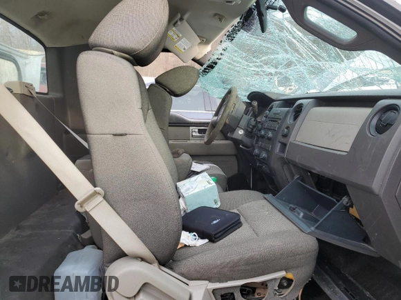 2010 Ford F-150 XL с VIN 1FTNF1E81AKB37107, выставлен на аукционе Copart как лот 43916295 с пробегом 122 748 миль миль и Списание • Salvage title. История ставок и продаж доступна на DreamBid. Изображение 7.
