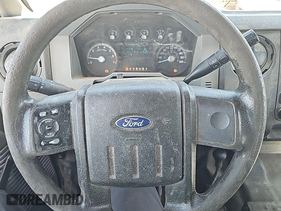2013 Ford F-350 z VIN 1FD7X3B67DEA52601, wystawiony jako IAAI lot #42521087 z przebiegiem 335 745 mil mil oraz . Historia ofert i sprzedaży dostępna na DreamBid. Obrazek 17.