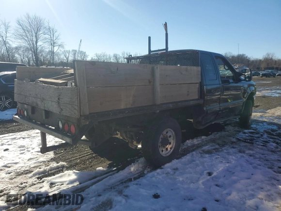 2001 Ford Super Duty F-250 XL with VIN 1FTNX21L31ED75892, listed as a Copart auction lot 89379615 with 299,874 mi miles and Salvage Title. Bid and sale history available at carsss.com. Image 3.