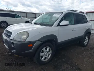 2005 Hyundai Tucson GLS with VIN KM8JN72D15U082153, listed as a IAAI auction lot 42150901 with 209,250 mi miles. Bid and sale history available at carsss.com. Image 2.