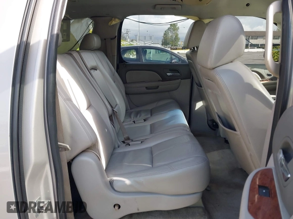2007 GMC Yukon XL SLT with VIN 1GKFK16337J249607, listed as a IAAI auction lot 41896517 with 233,878 mi miles and . Bid and sale history available at DreamBid. Image 8.