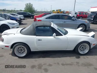 1992 Mazda MX-5 Miata with VIN JM1NA3513N0308521, listed as a IAAI auction lot 42225665 with 235,947 mi miles and . Bid and sale history available at DreamBid. Image 13.