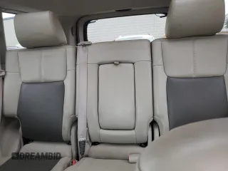 2010 Jeep Commander Limited z VIN 1J4RG5GT4AC153264, wystawiony jako Copart lot #77358474 z przebiegiem 170 634 mil mil oraz Szkoda całkowita • Salvage title. Historia ofert i sprzedaży dostępna na DreamBid. Obrazek 10.