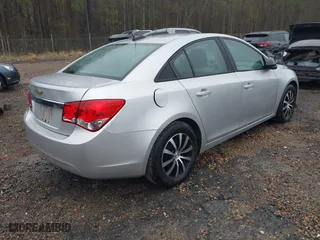 2015 Chevrolet Cruze LS with VIN 1G1PA5SH8F7225657, listed as a IAAI auction lot 41788086 with 118,307 mi miles. Bid and sale history available at carsss.com. Image 4.