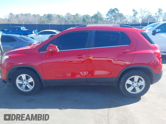 2015 Chevrolet Trax LT with VIN 3GNCJLSB8FL216708, listed as a IAAI auction lot 41646647 with 106,405 mi miles. Bid and sale history available at carsss.com. Image 14.