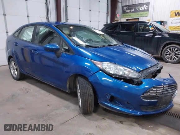 2019 Ford Fiesta SE z VIN 3FADP4BJXKM118427, wystawiony jako IAAI lot #41643927 z przebiegiem 109 617 mil mil oraz . Historia ofert i sprzedaży dostępna na DreamBid. Obrazek 1.