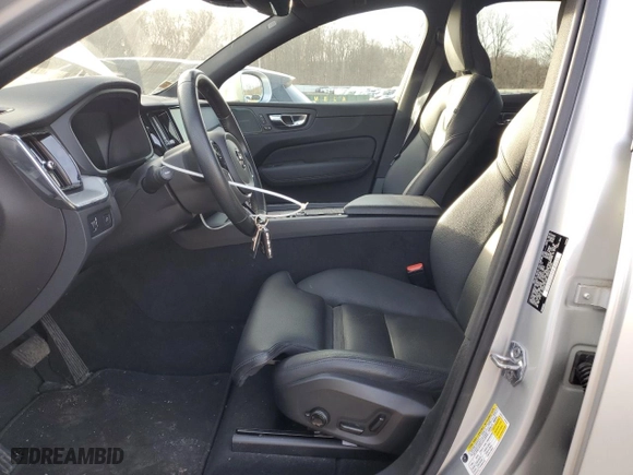 2019 Volvo XC60 Momentum with VIN YV4A22RK4K1343550, listed as a Copart auction lot 43597155 with 52,585 mi miles and Salvage Title. Bid and sale history available at carsss.com. Image 7.