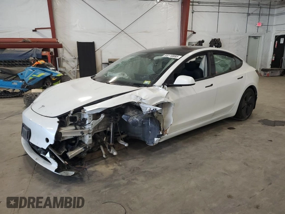 2021 Tesla Model 3 Standard Range Plus z VIN 5YJ3E1EA7MF986964, wystawiony jako Copart lot #55119995 z przebiegiem Nie podano mil oraz Szkody całkowita. Historia ofert i sprzedaży dostępna na DreamBid. Obrazek 1.